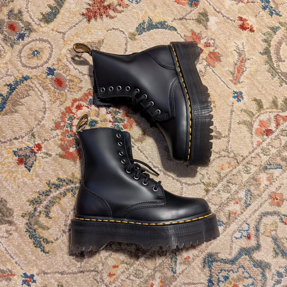 Dr. Martens Jadon Boot Smooth Leather Platforms - Picture 5 of 11